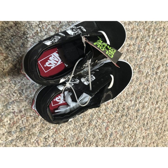Vans Old Skool (Glossy Flame) Skulls Kids Skate Shoes Sneakers New Size 13 Black - Picture 6 of 11